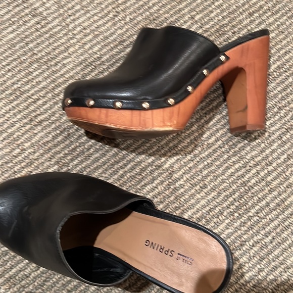 Spring Clog Black & Wood Heels - Picture 2 of 2